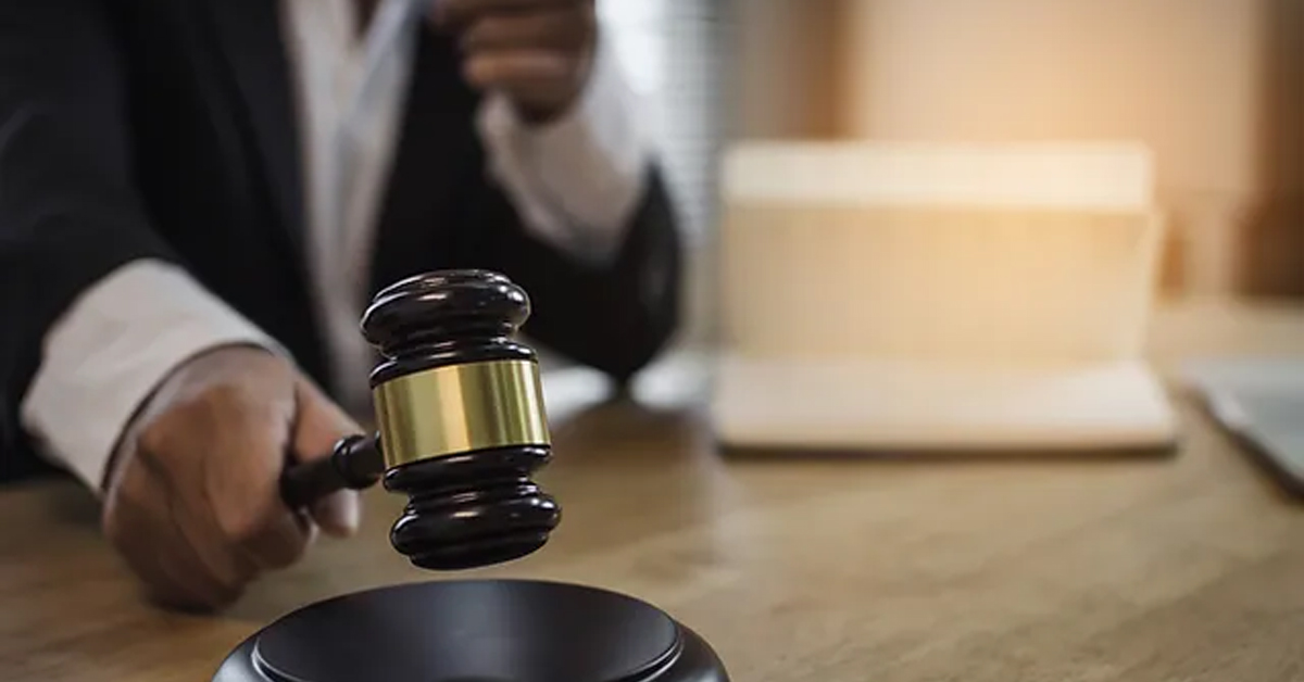 Was muss ich tun, um eine Aufenthaltserlaubnis für mein Studium in der Türkei zu erhalten, nachdem ich mich an einer Schule eingeschrieben habe?